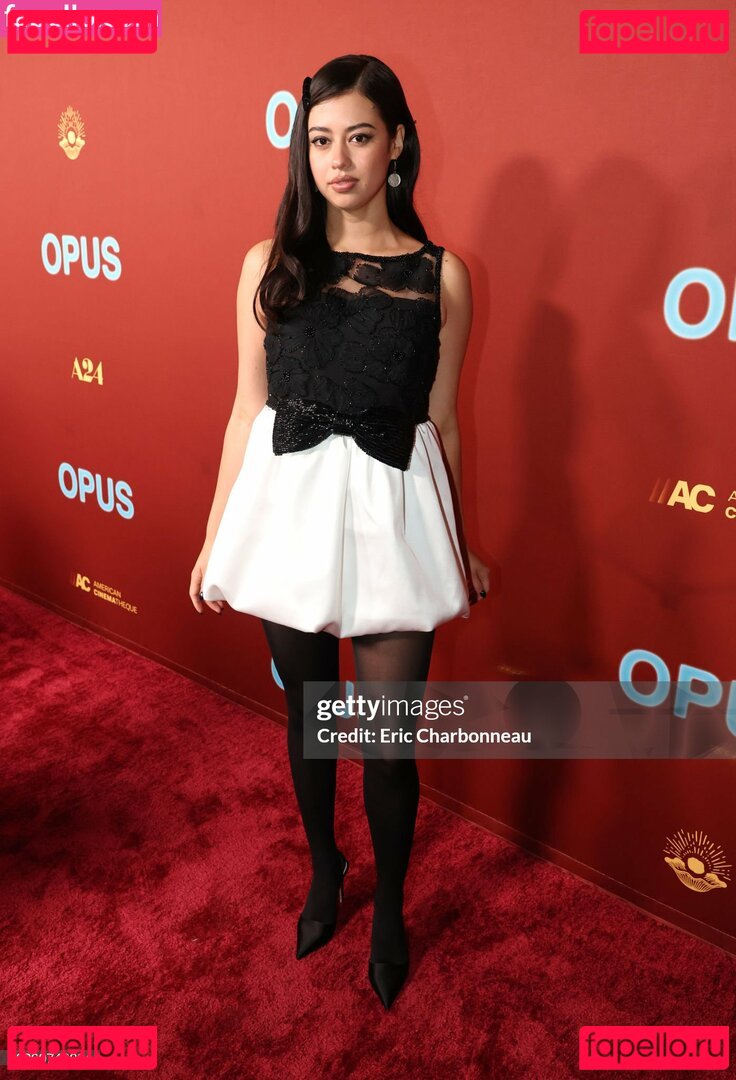 Amber Midthunder / ambermidthunder Onlyfans Photo Gallery 