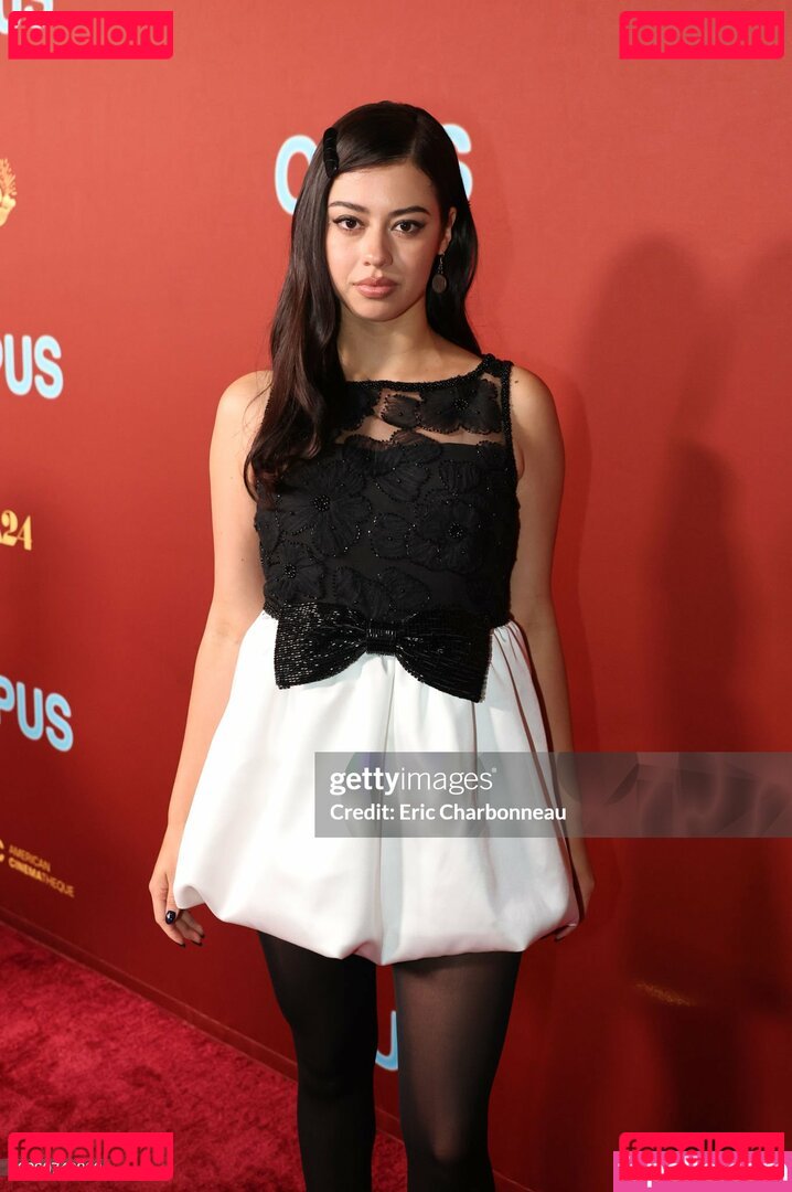 Amber Midthunder / ambermidthunder Onlyfans Photo Gallery 