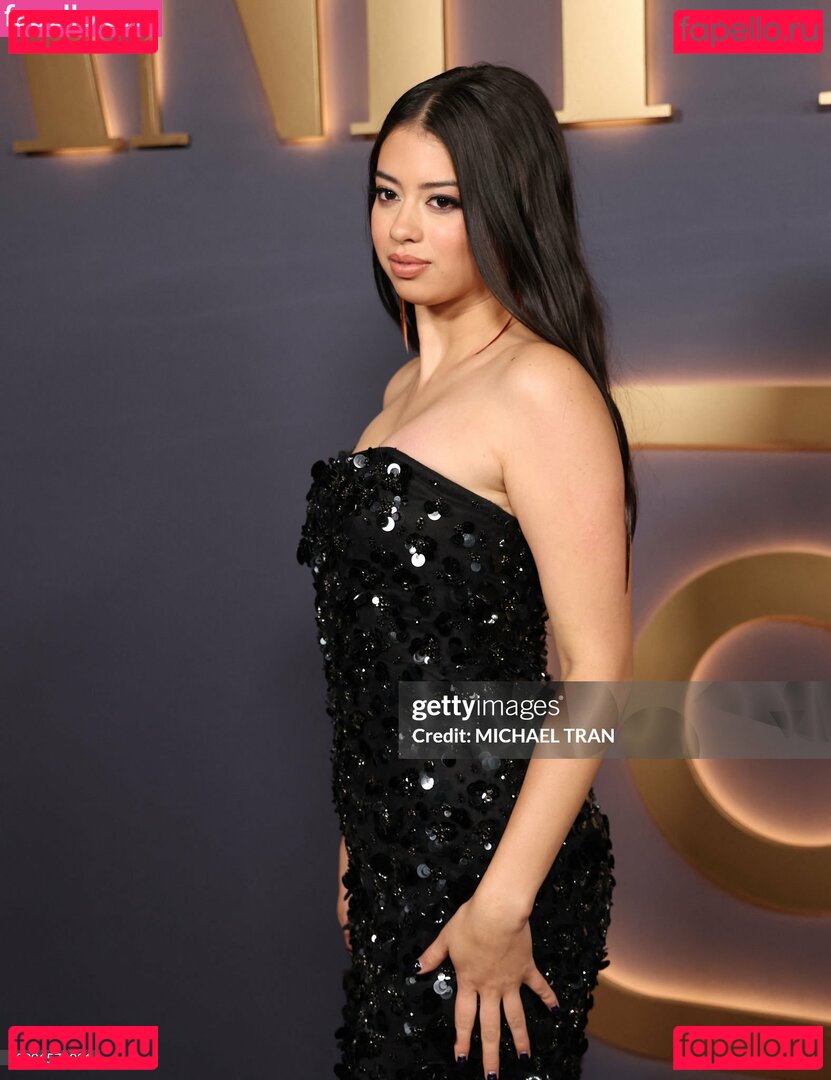 Amber Midthunder / ambermidthunder Onlyfans Photo Gallery 