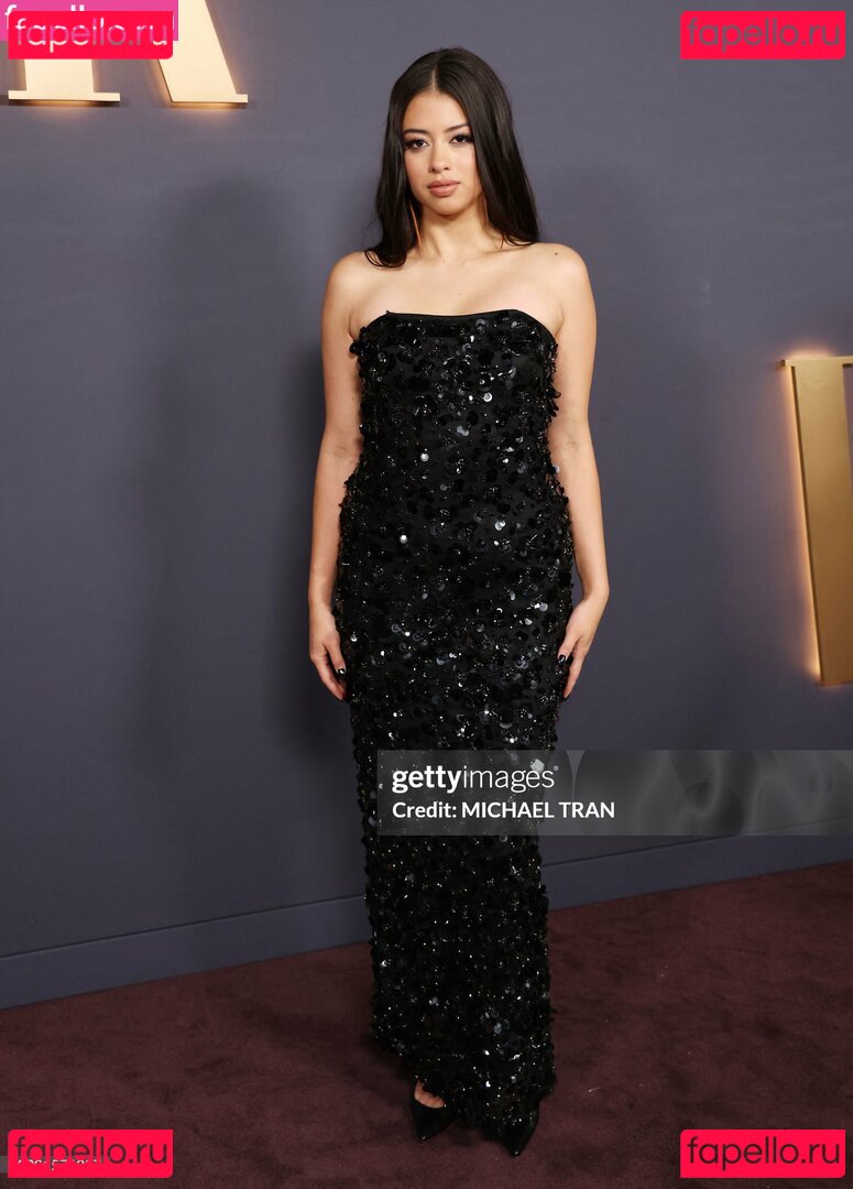 Amber Midthunder / ambermidthunder Onlyfans Photo Gallery 