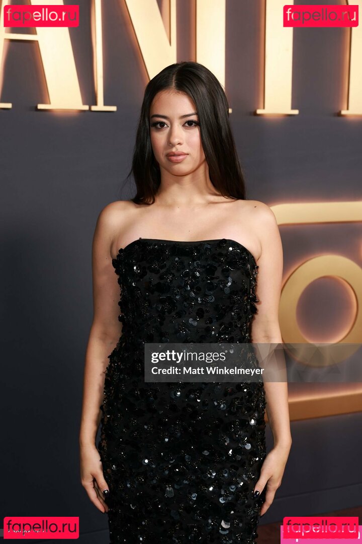 Amber Midthunder / ambermidthunder Onlyfans Photo Gallery 