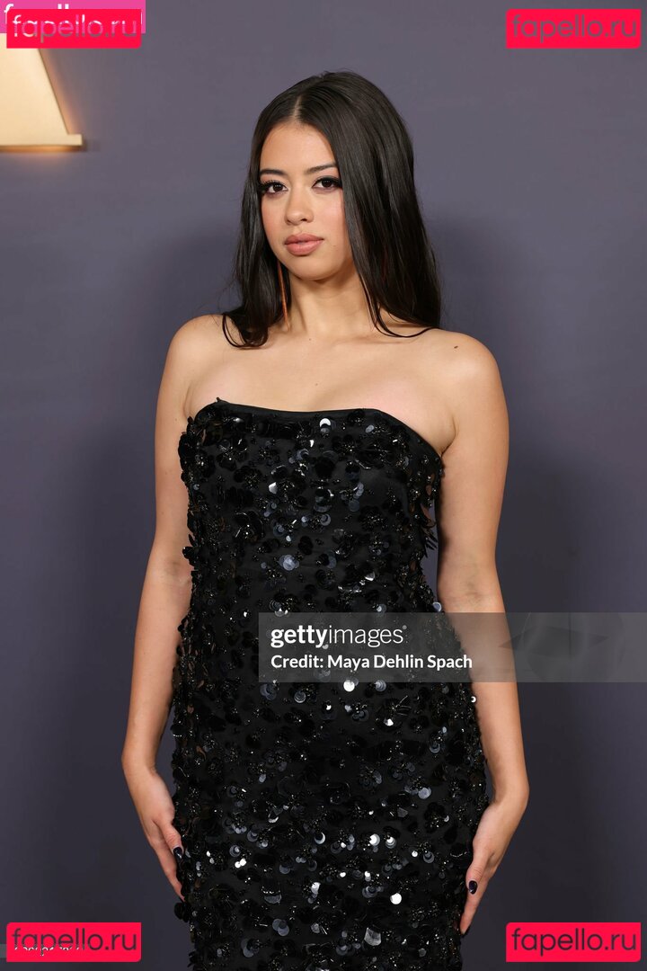 Amber Midthunder / ambermidthunder Onlyfans Photo Gallery 