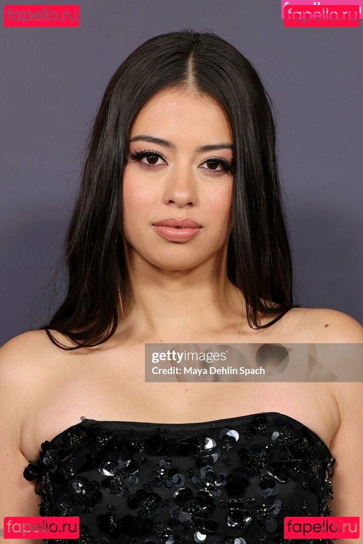 Amber Midthunder / ambermidthunder Onlyfans Photo Gallery 