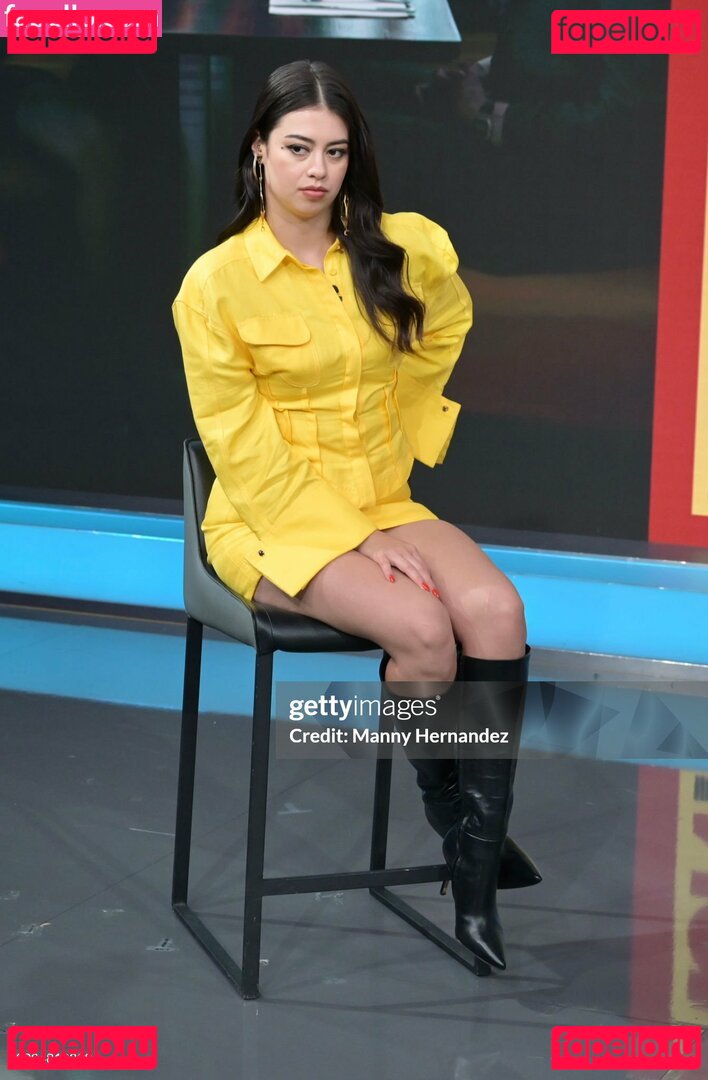 Amber Midthunder / ambermidthunder Onlyfans Photo Gallery 