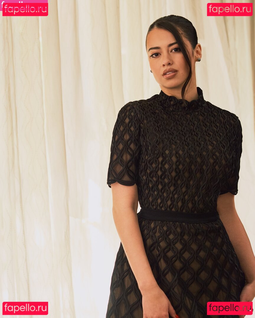 Amber Midthunder / ambermidthunder Onlyfans Photo Gallery 