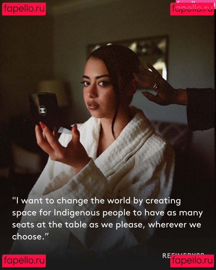 Amber Midthunder / ambermidthunder Onlyfans Photo Gallery 