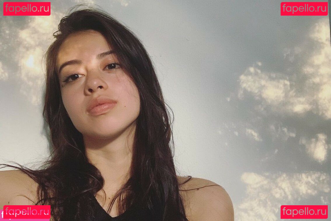 Amber Midthunder / ambermidthunder Onlyfans Photo Gallery 