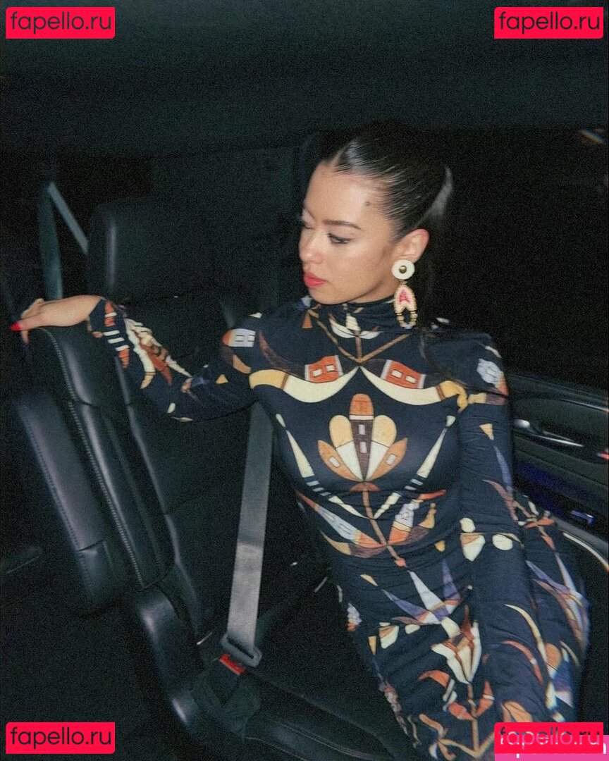 Amber Midthunder / ambermidthunder Onlyfans Photo Gallery 