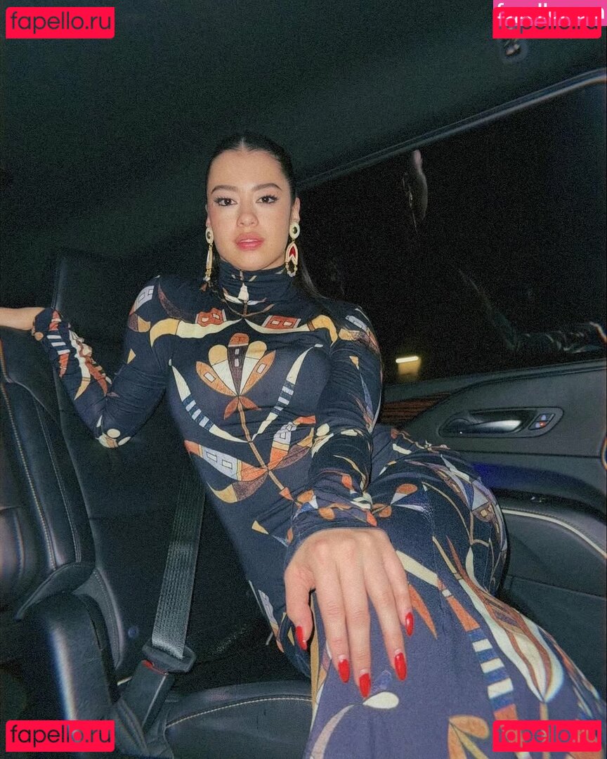 Amber Midthunder / ambermidthunder Onlyfans Photo Gallery 