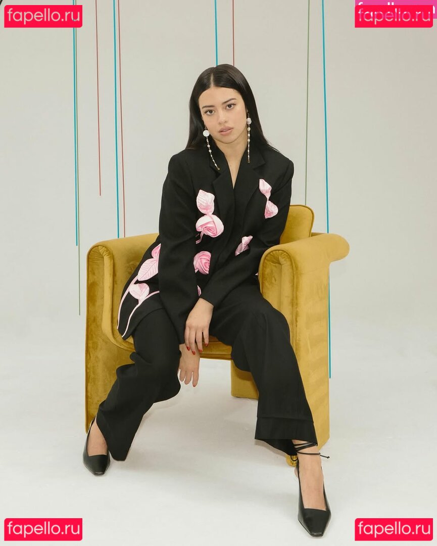 Amber Midthunder / ambermidthunder Onlyfans Photo Gallery 