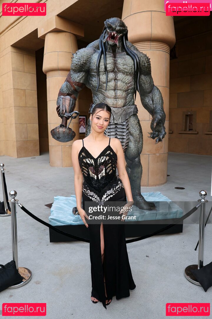 Amber Midthunder / ambermidthunder Onlyfans Photo Gallery 