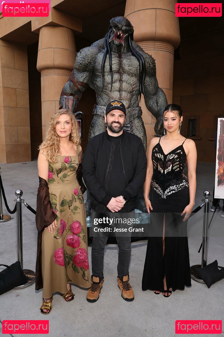 Amber Midthunder / ambermidthunder Onlyfans Photo Gallery 