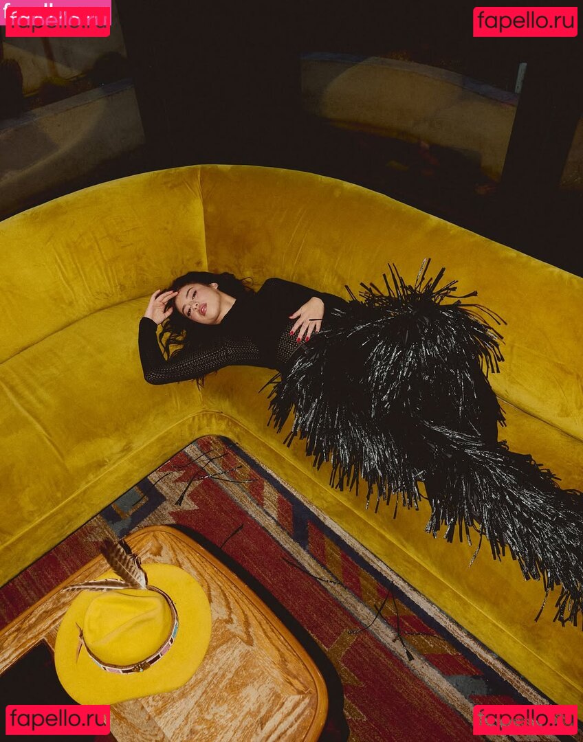 Amber Midthunder / ambermidthunder Onlyfans Photo Gallery 