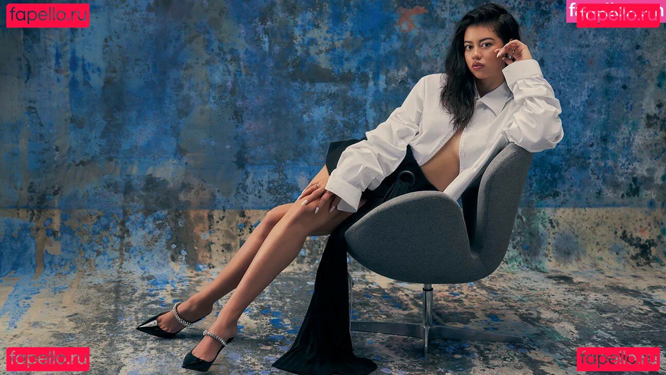 Amber Midthunder / ambermidthunder Onlyfans Photo Gallery 