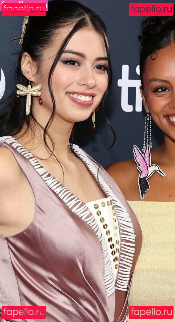 Amber Midthunder / ambermidthunder Onlyfans Photo Gallery 