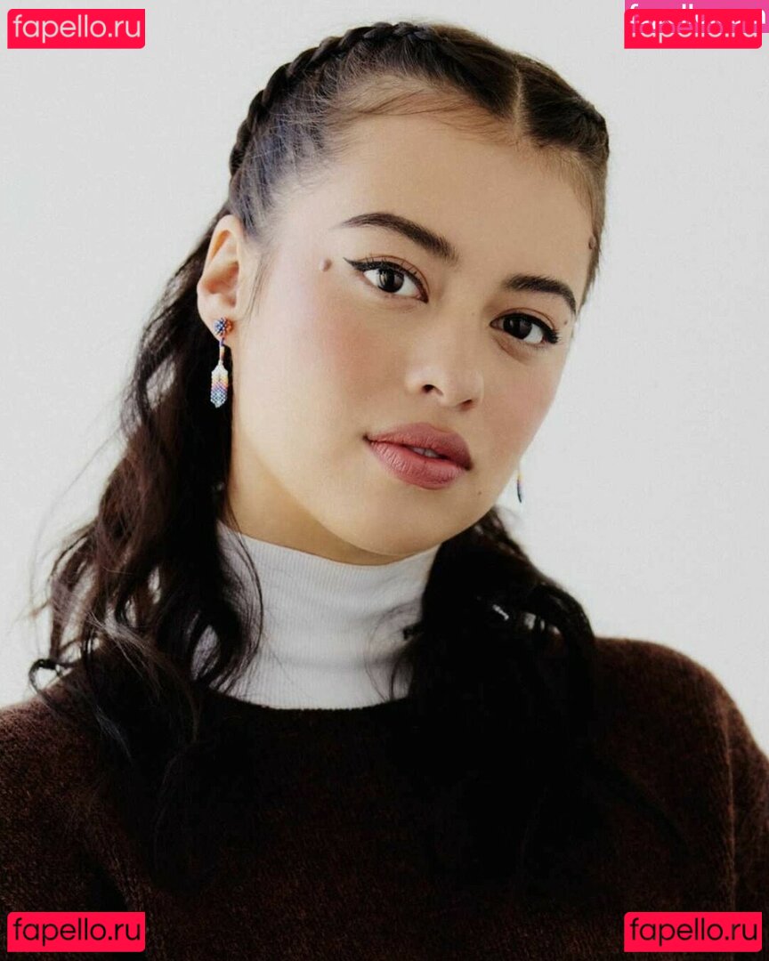 Amber Midthunder / ambermidthunder Onlyfans Photo Gallery 