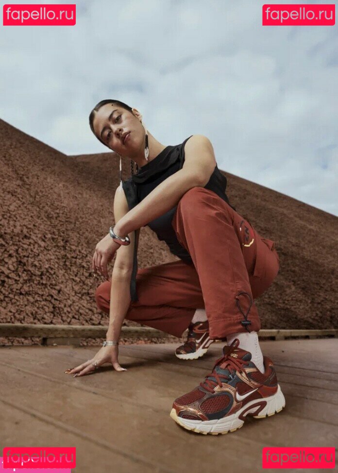 Amber Midthunder / ambermidthunder Onlyfans Photo Gallery 