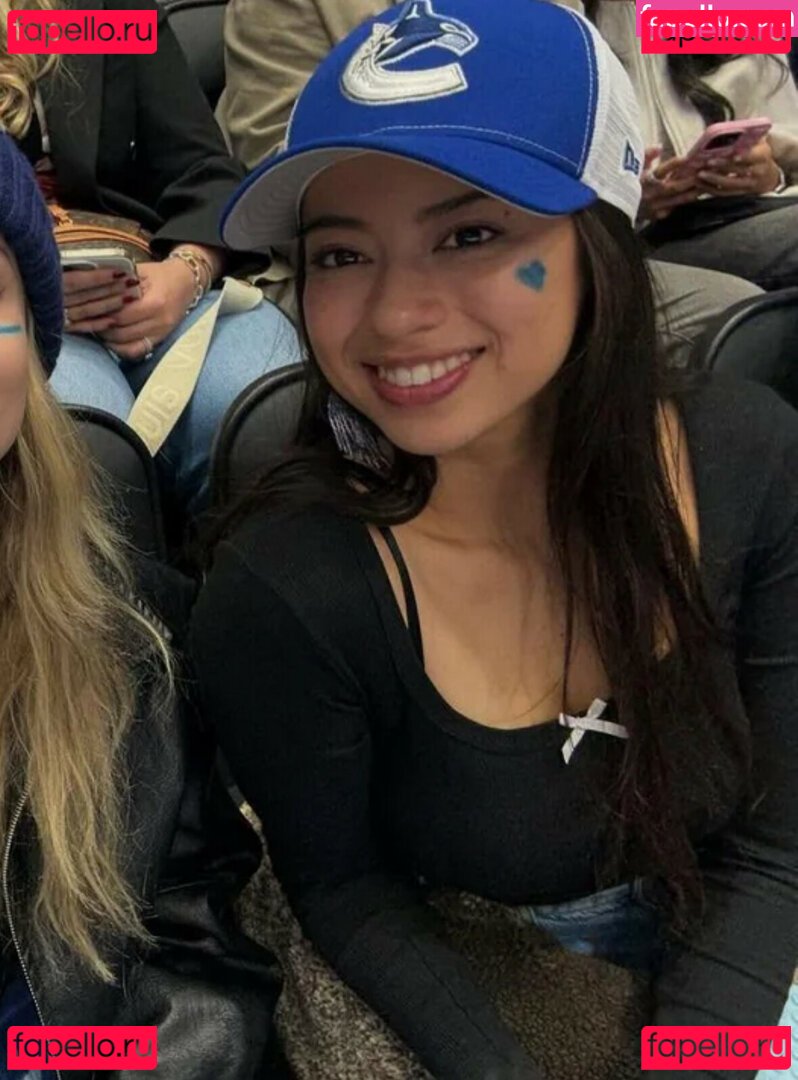 Amber Midthunder / ambermidthunder Onlyfans Photo Gallery 