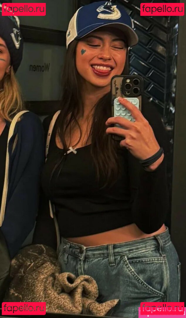 Amber Midthunder / ambermidthunder Onlyfans Photo Gallery 