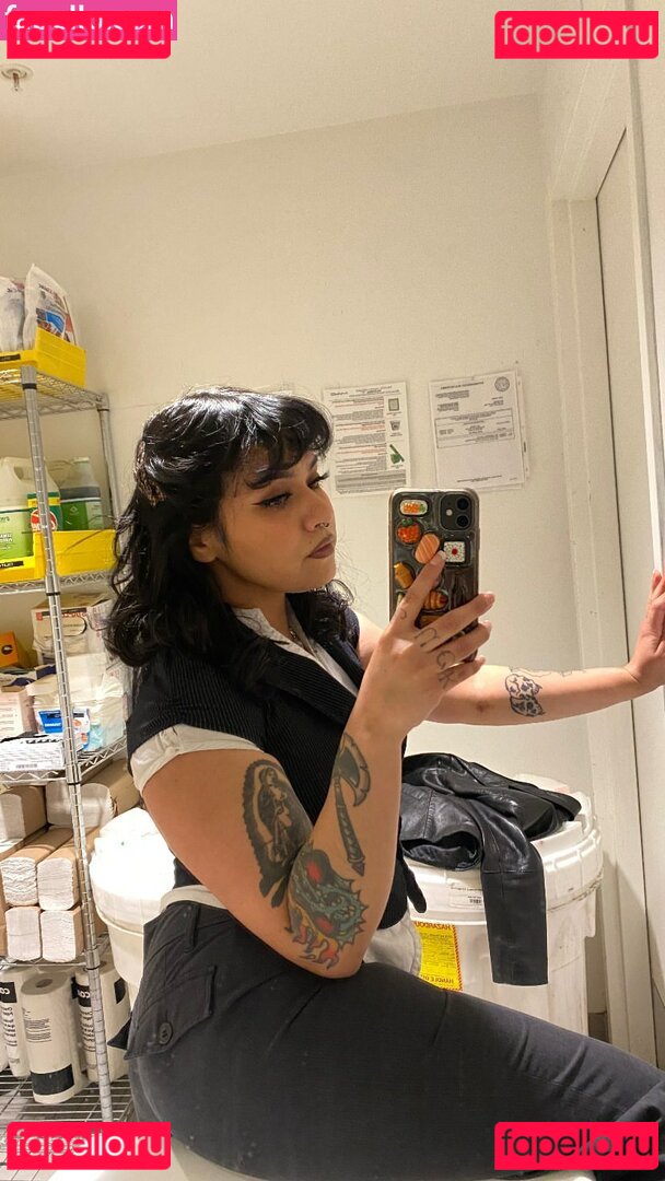 Bruise Springsteen / cathedralgothic / rockshowcowgirl / worldstaricon