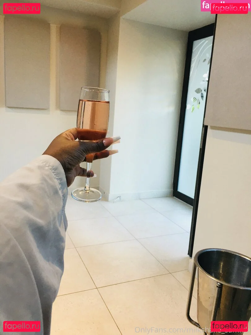 Milkshake_Samme Onlyfans Photo Gallery 