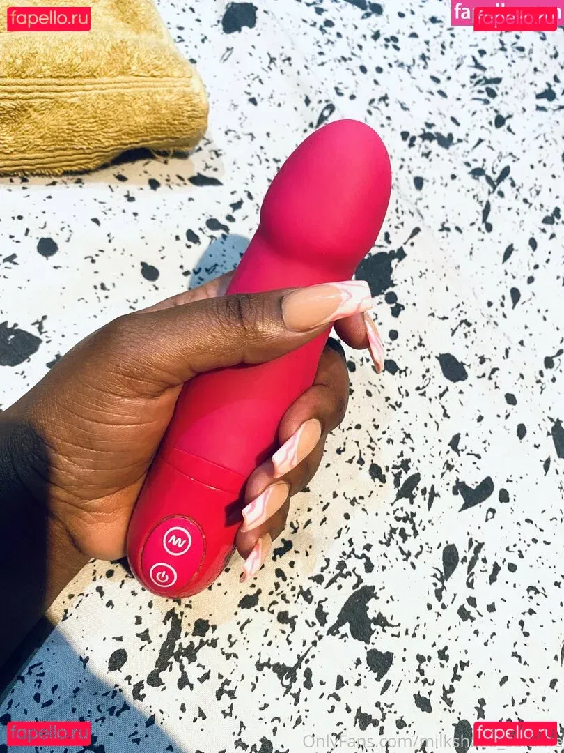 Milkshake_Samme Onlyfans Photo Gallery 