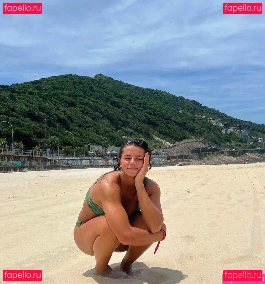 Constanza Cerúndolo Onlyfans Photo Gallery 