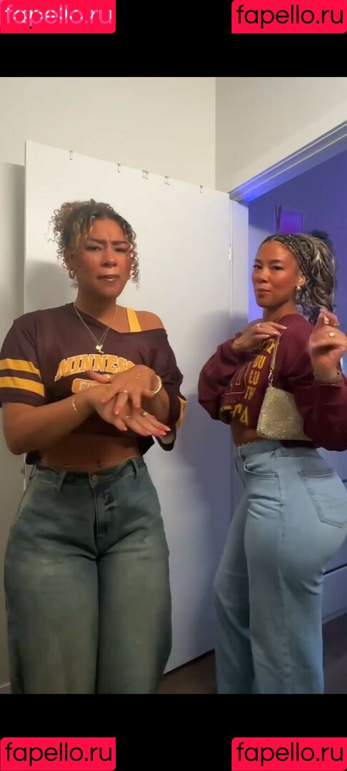 The Learmann Twins Onlyfans Photo Gallery 