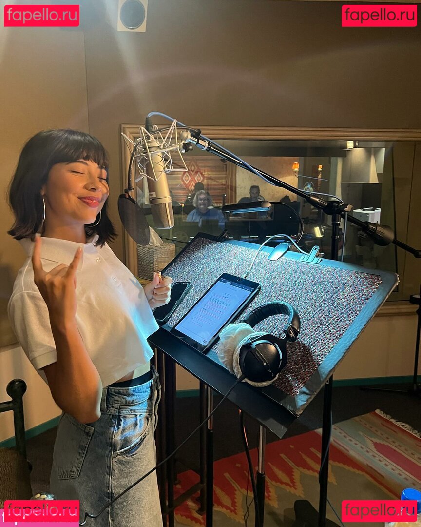 Xochitl Gomez / _xochitl.gomez Onlyfans Photo Gallery 