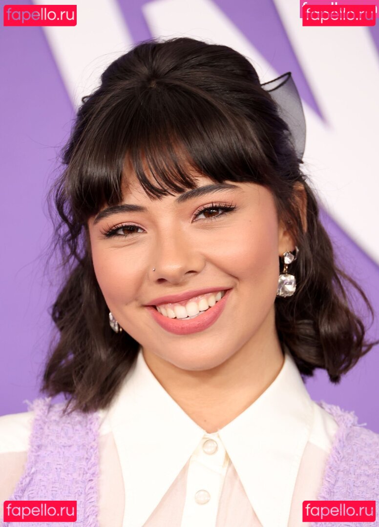 Xochitl Gomez / _xochitl.gomez Onlyfans Photo Gallery 