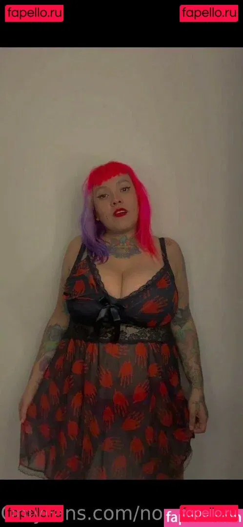 Pinustri Onlyfans Photo Gallery 