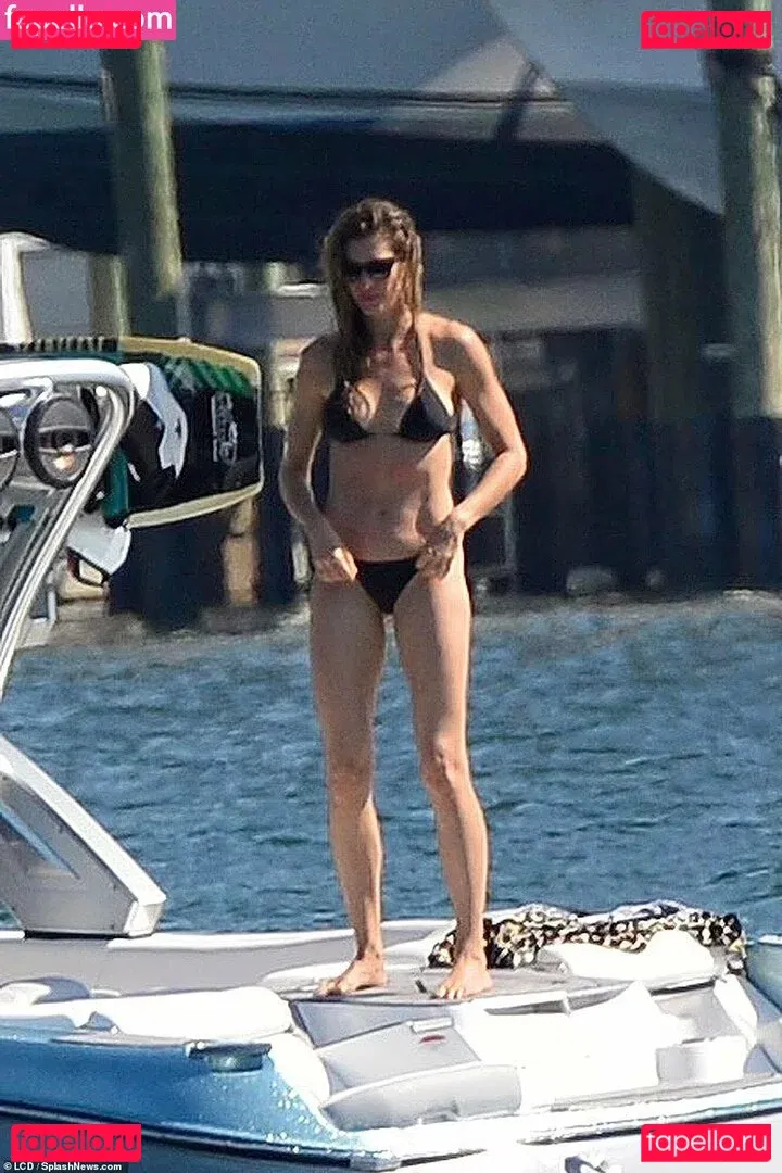 Gisele Bündchen Onlyfans Photo Gallery 
