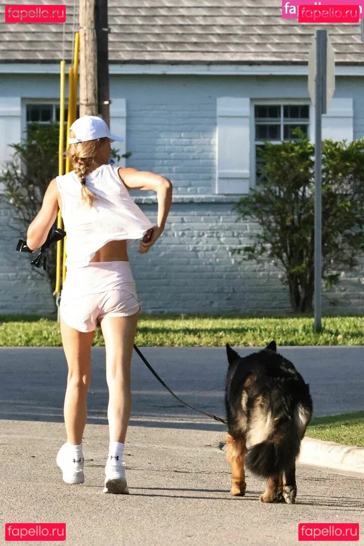 Gisele Bündchen Onlyfans Photo Gallery 