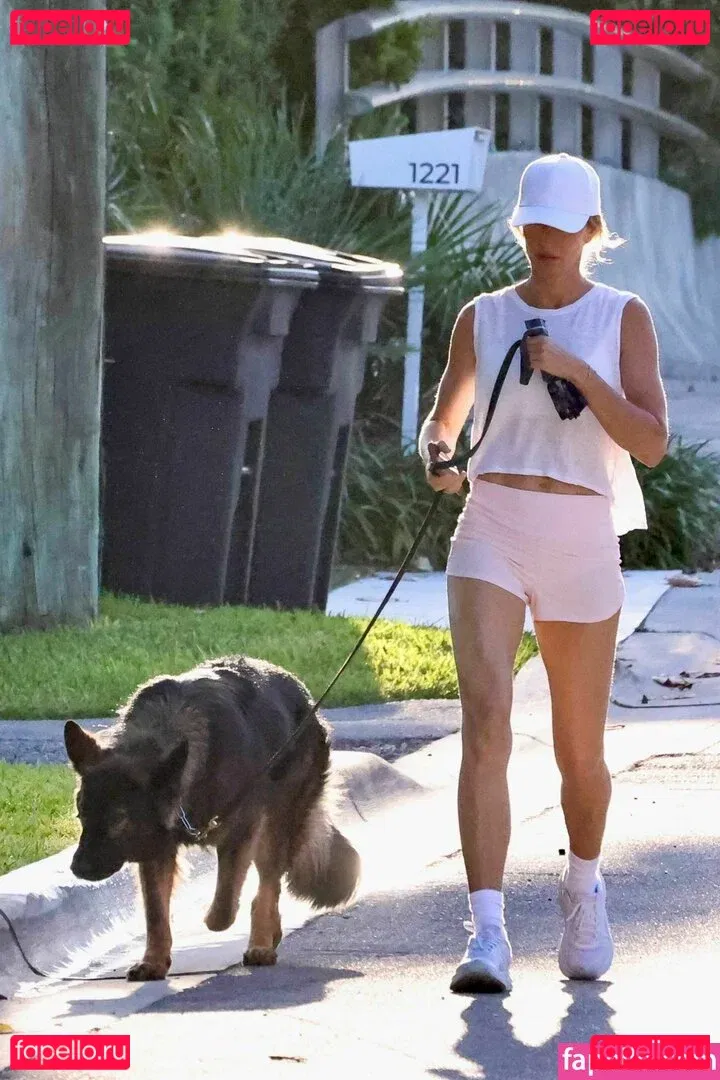 Gisele Bündchen Onlyfans Photo Gallery 