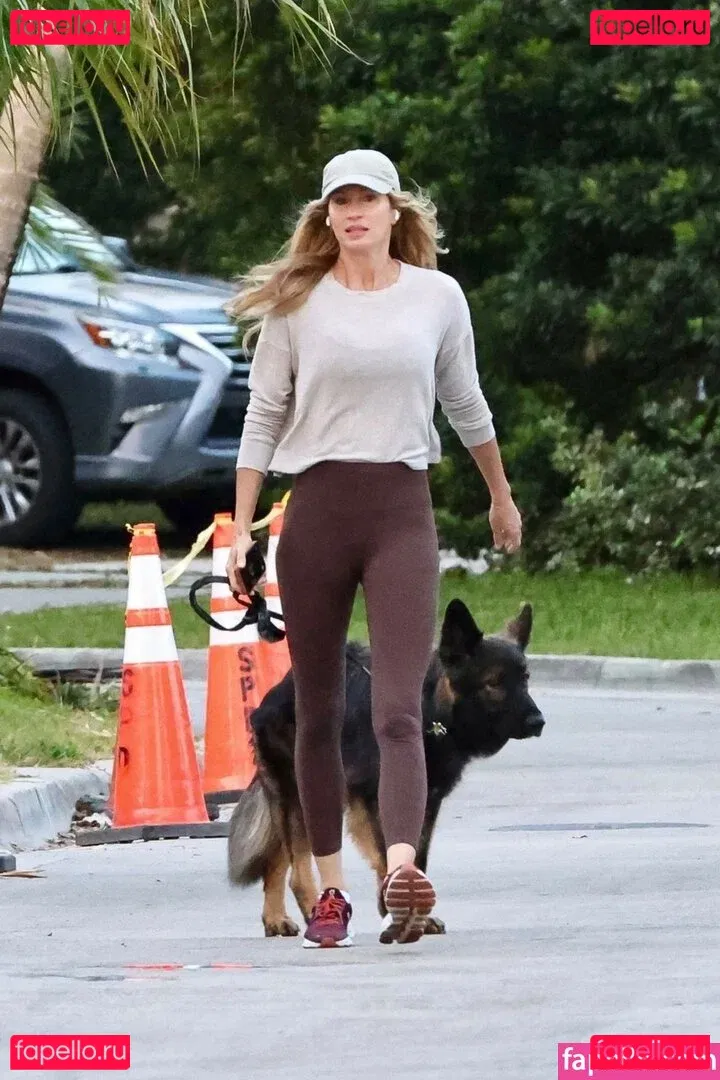 Gisele Bündchen Onlyfans Photo Gallery 