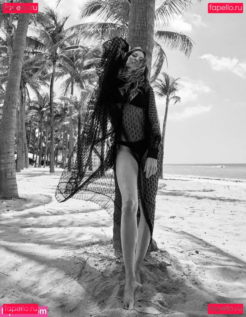 Gisele Bündchen Onlyfans Photo Gallery 