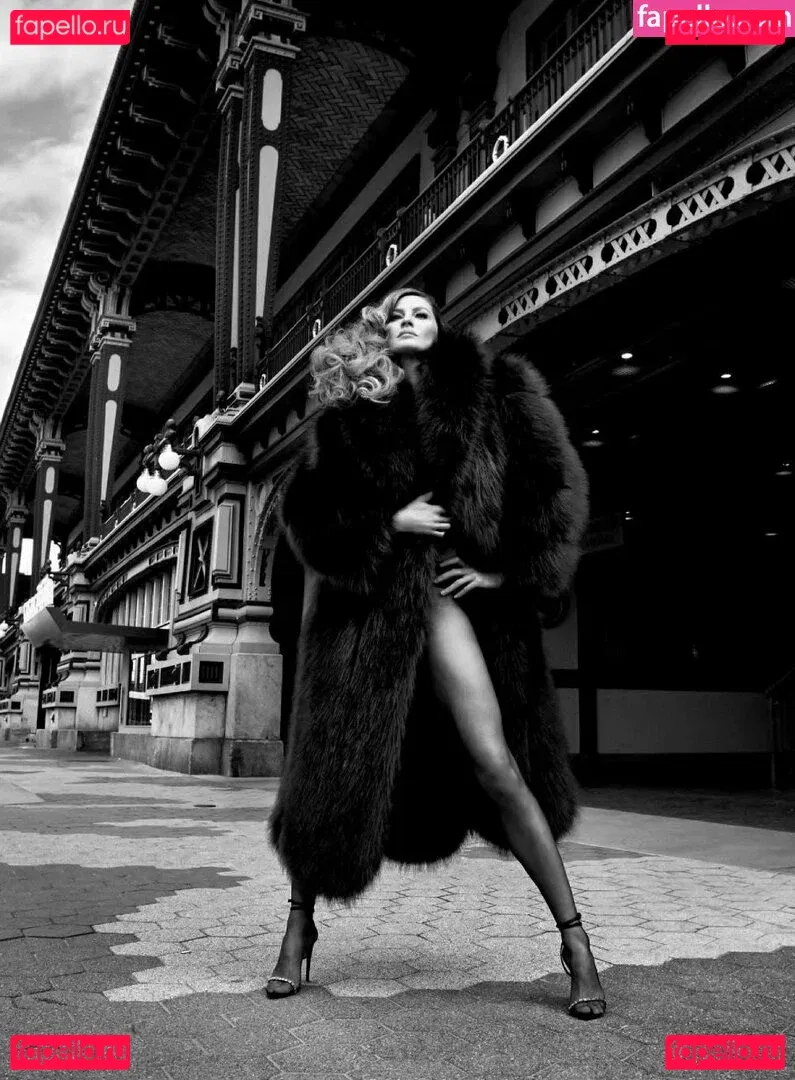 Gisele Bündchen Onlyfans Photo Gallery 