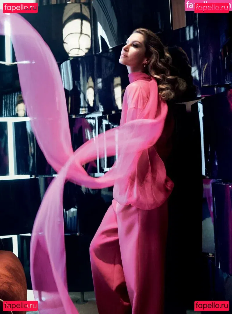 Gisele Bündchen Onlyfans Photo Gallery 