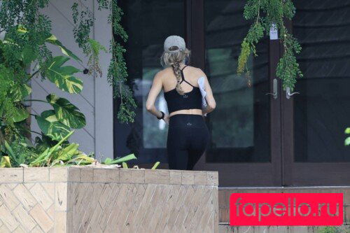 Gisele Bündchen Onlyfans Photo Gallery 