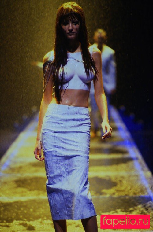 Gisele Bündchen Onlyfans Photo Gallery 