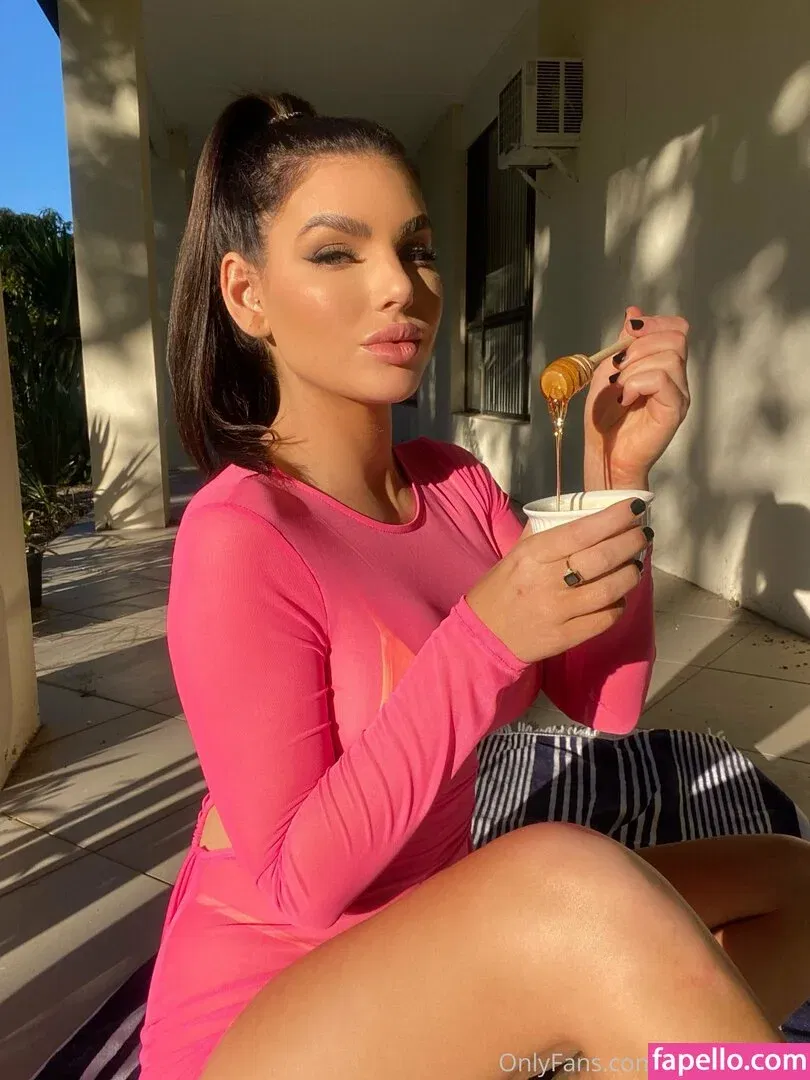 nicolethorne Onlyfans Photo Gallery 