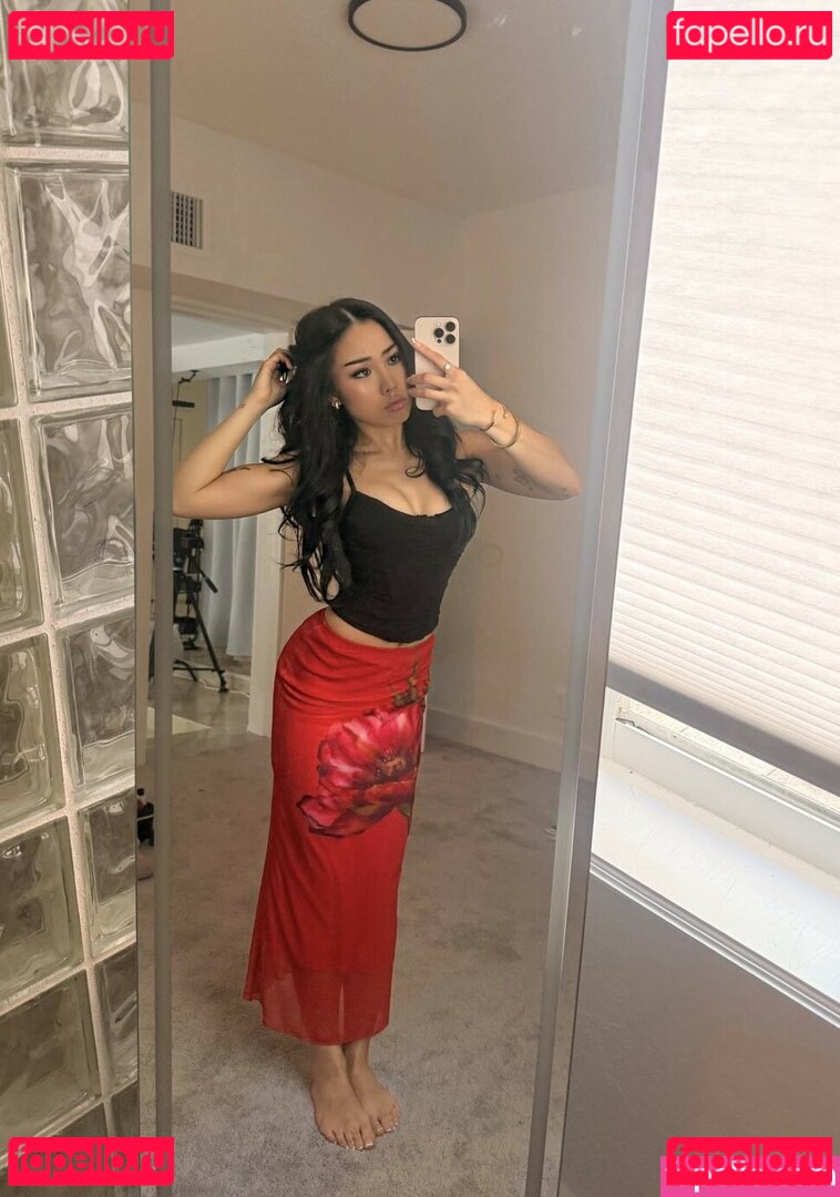 Vivienne Vo / Viviennev0 / realviviennevo / viviennevo Onlyfans Photo Gallery 