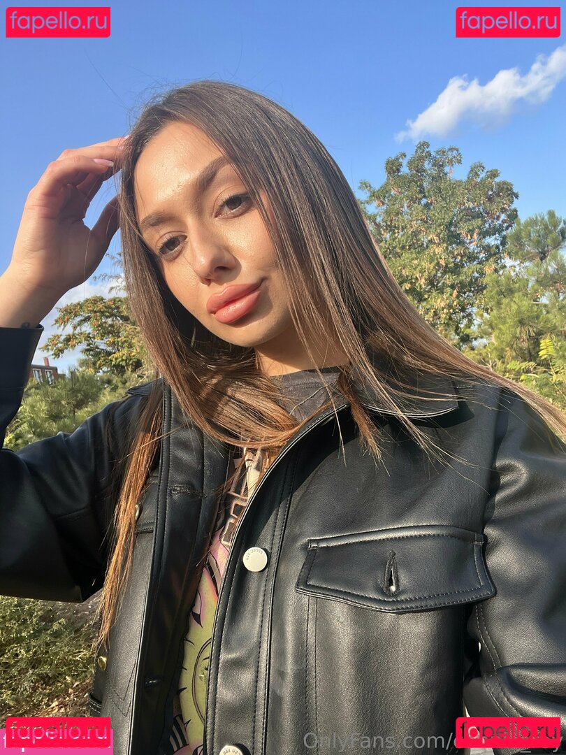 connie_roy / connieroy51 Onlyfans Photo Gallery 