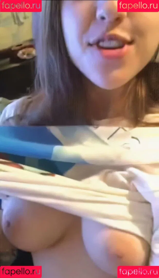 FrivolousFox ASMR Onlyfans Photo Gallery 