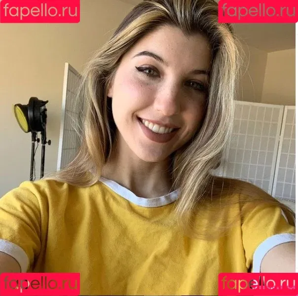 FrivolousFox ASMR Onlyfans Photo Gallery 