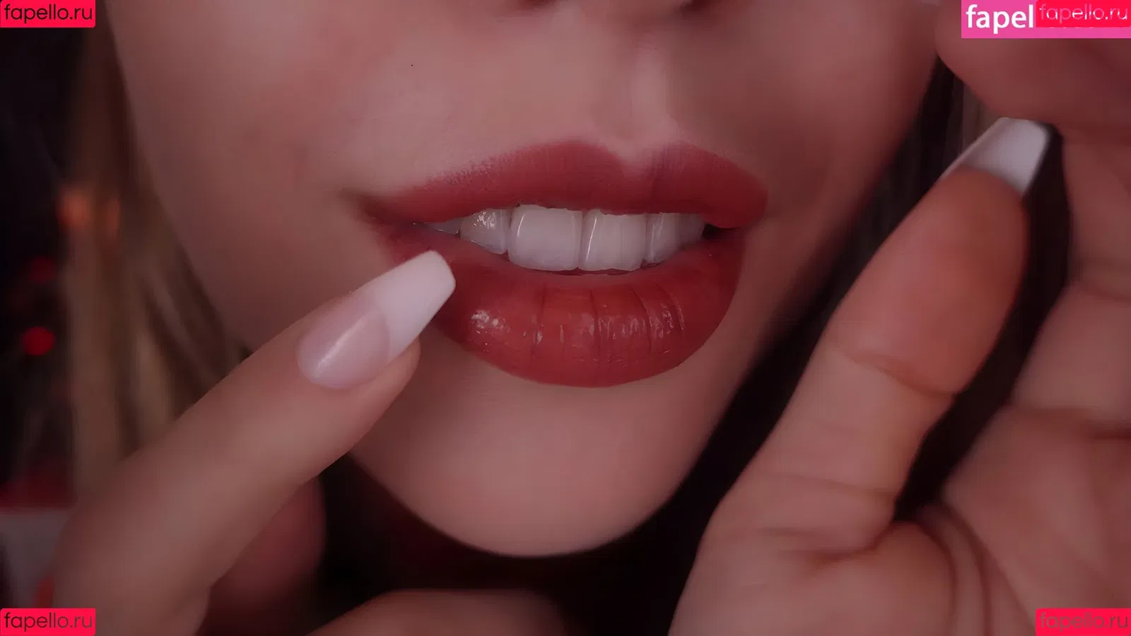 FrivolousFox ASMR Onlyfans Photo Gallery 