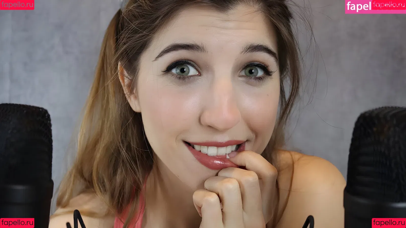 FrivolousFox ASMR Onlyfans Photo Gallery 