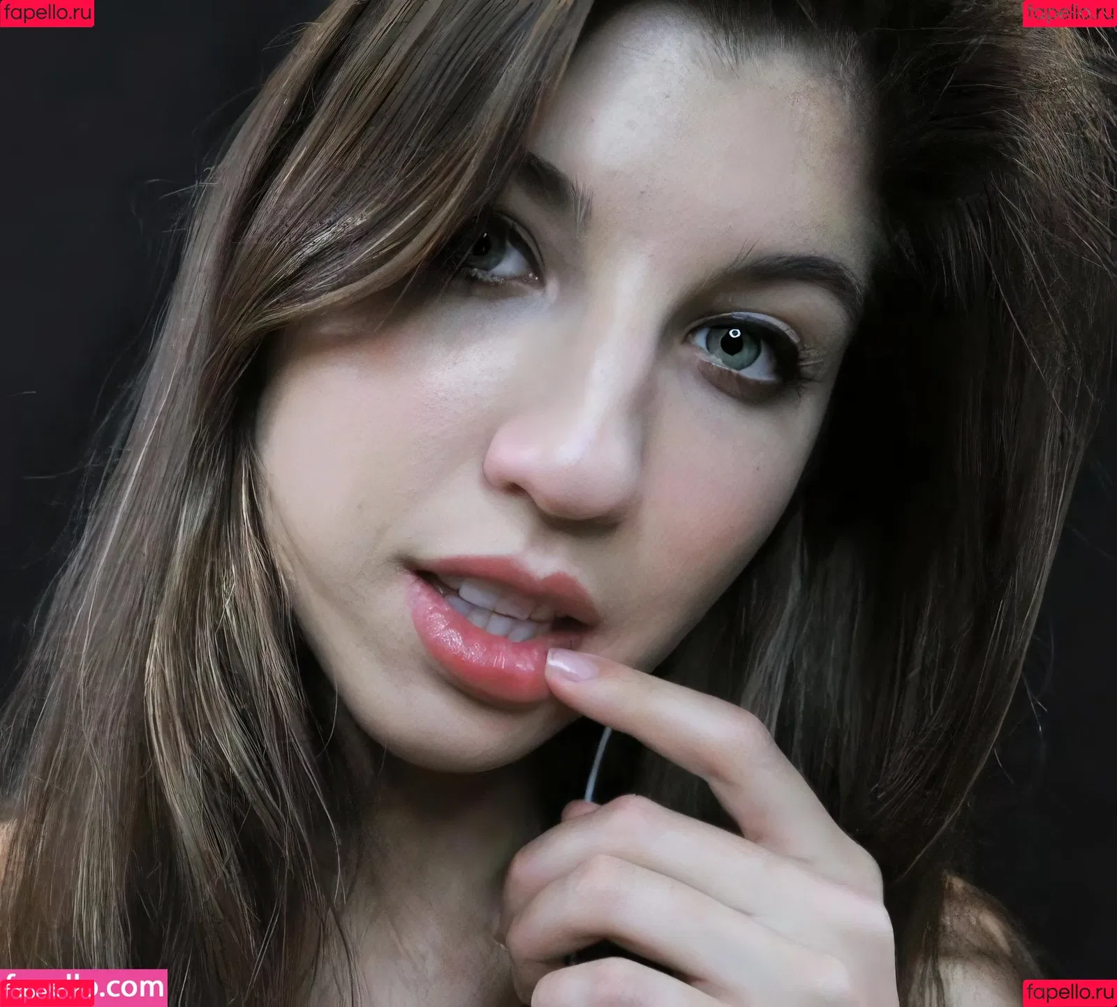 FrivolousFox ASMR Onlyfans Photo Gallery 
