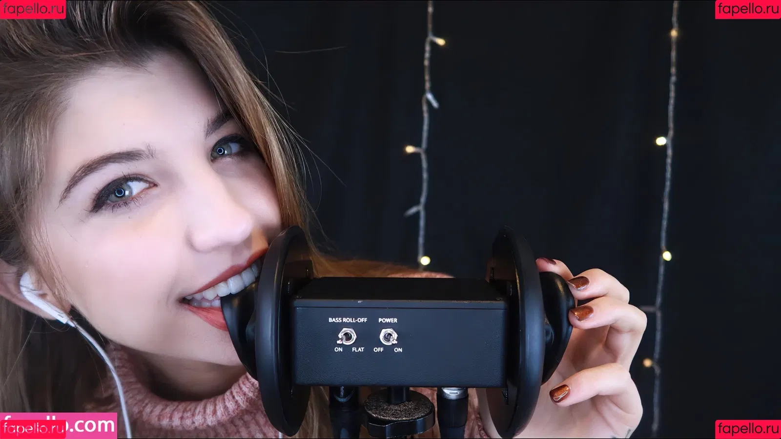FrivolousFox ASMR Onlyfans Photo Gallery 