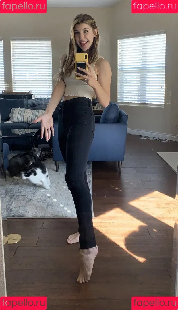 FrivolousFox ASMR Onlyfans Photo Gallery 